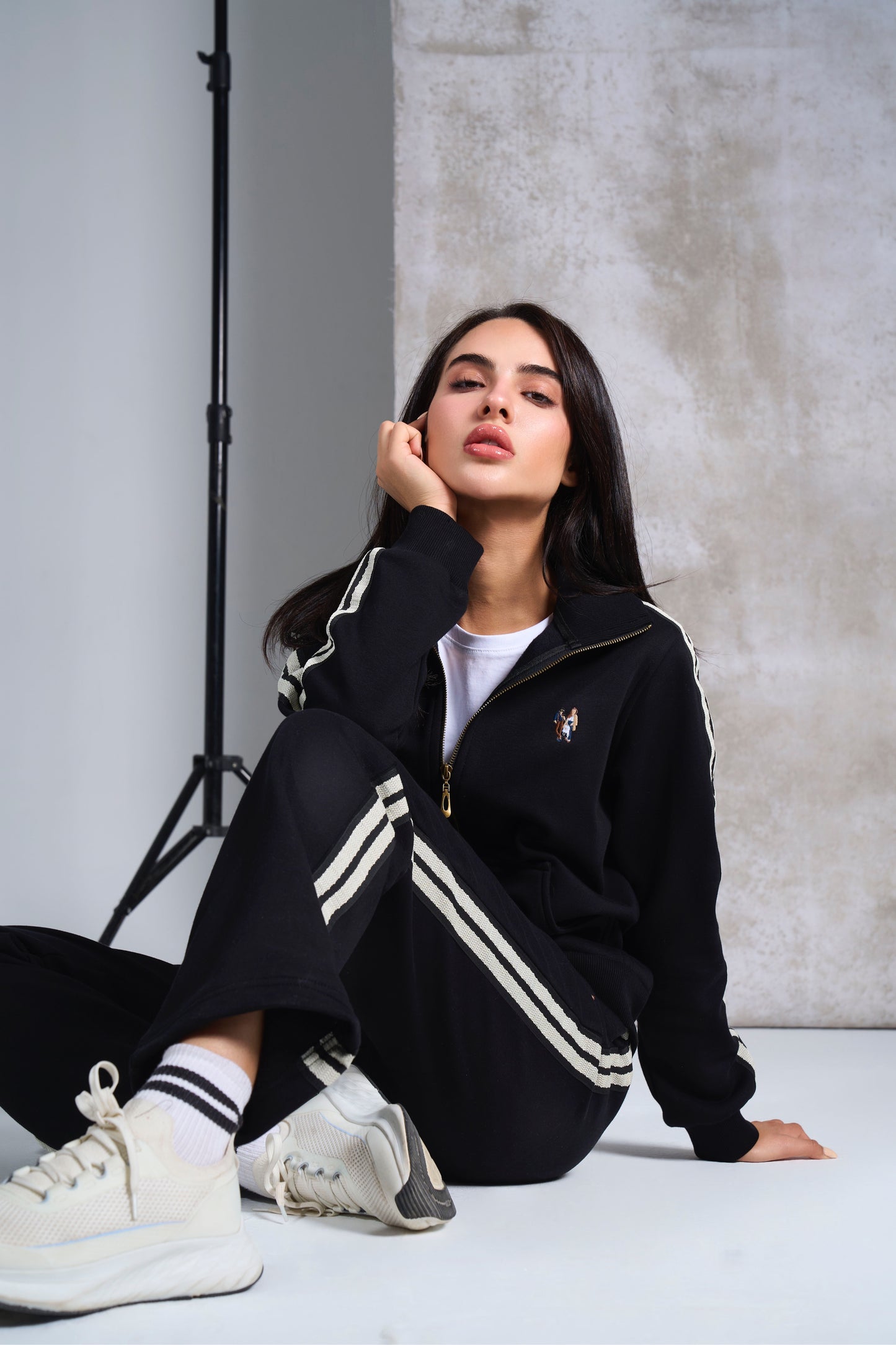 -Regular fit striped track suit