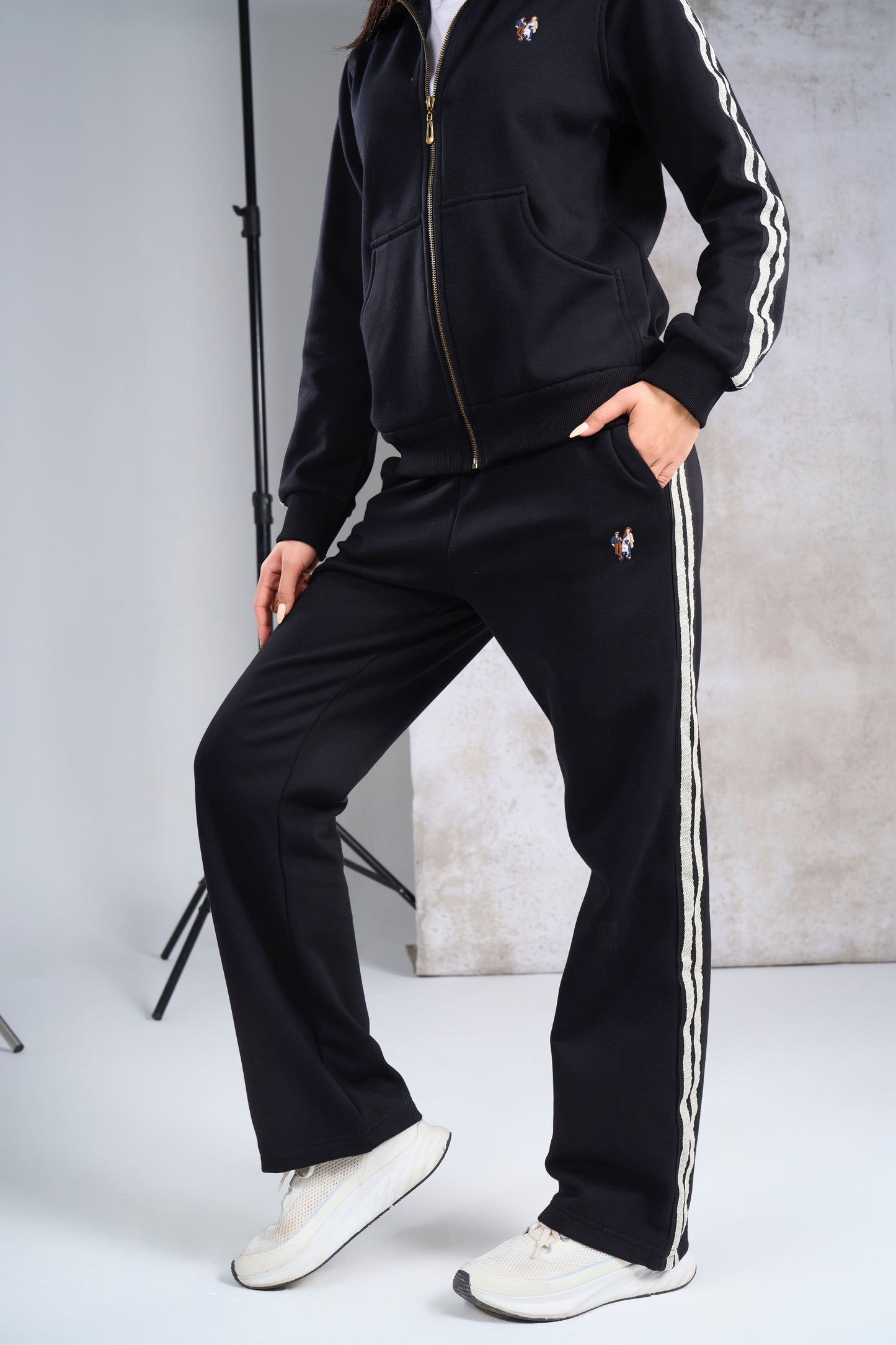 -Regular fit striped track suit